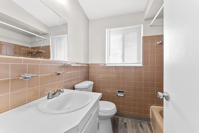 Building Photo - 24575 Kelly Rd