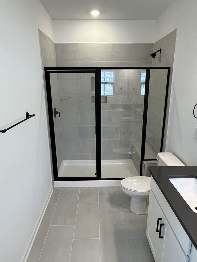 Building Photo - Brand New 4 Bed Townhome in North Charlotte!