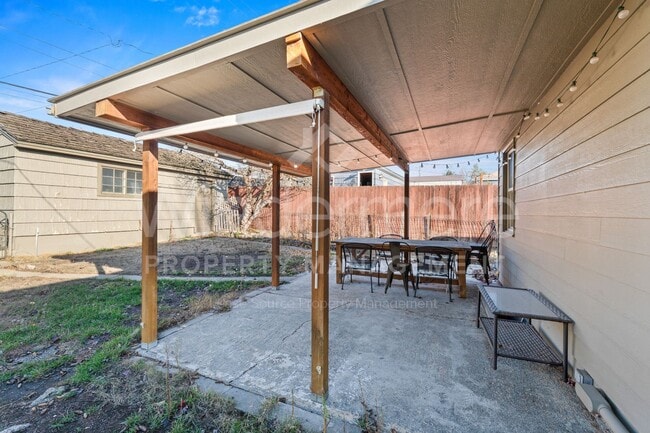 Building Photo - Welcome to Downriver