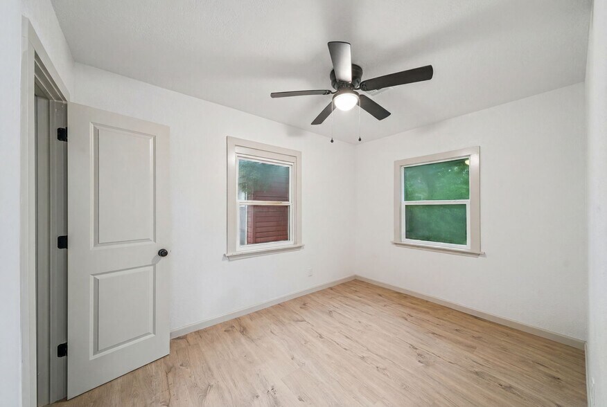 Building Photo - 848 N Gary Pl