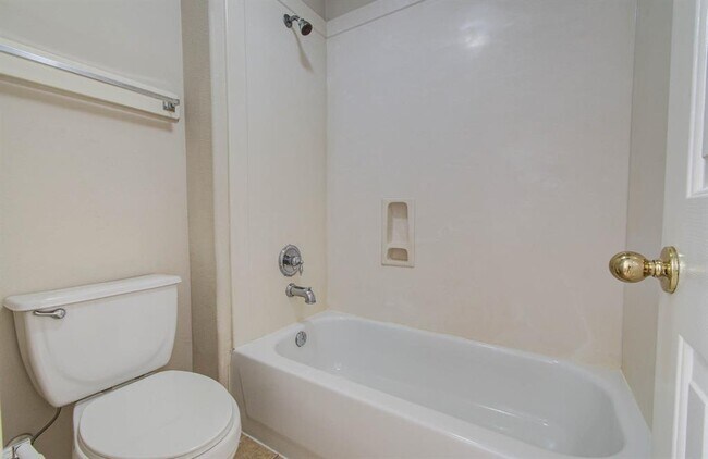 Building Photo - 14543 Bergenia Dr