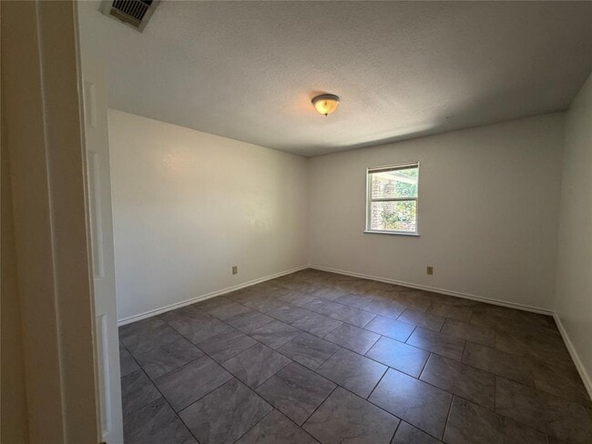 Building Photo - 801 Brushy Creek Dr