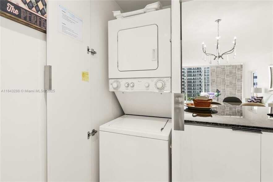 Building Photo - 10275 Collins Ave