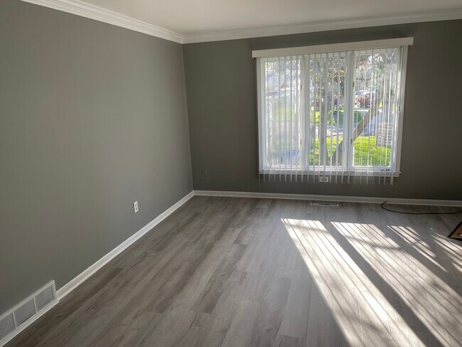 Living Room - 858 N 6th St