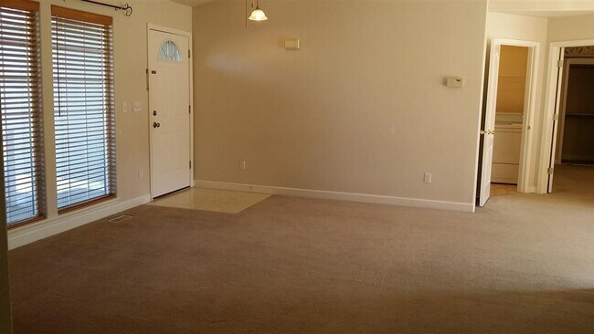 Building Photo - Boise, 3Bd/2Bth/2Car, 1332 Sqft,