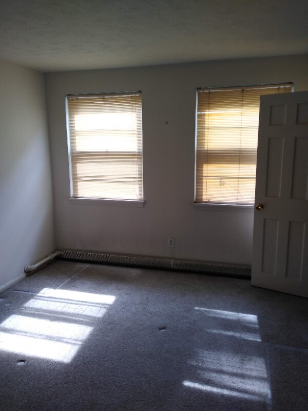 Building Photo - 13829 Cedar Rd