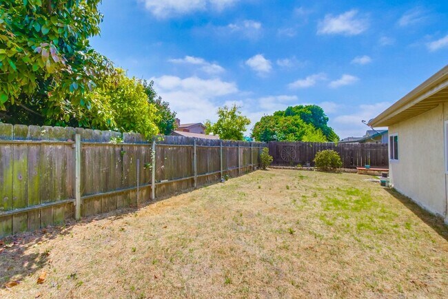 Building Photo - Charming 3 Bedroom Home in Serra Mesa