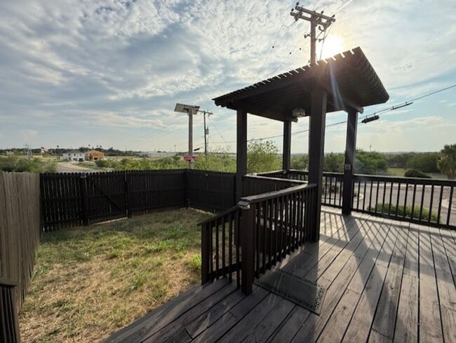 Building Photo - Escondido Townhomes