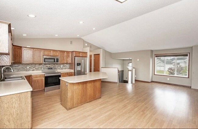 Building Photo - 1237 Diversion Dr