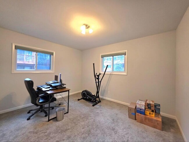 Building Photo - 2700 Dartmouth Rd