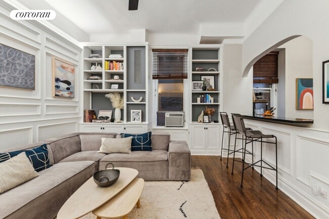 Primary Photo - 301 W 108th St