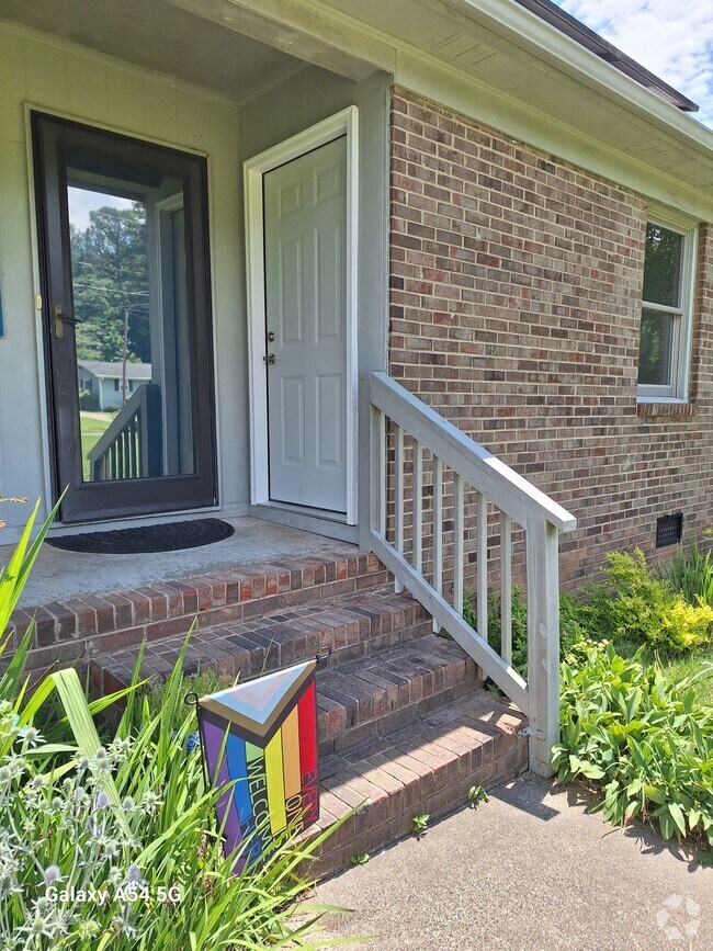 Building Photo - 4920 Mandel Rd