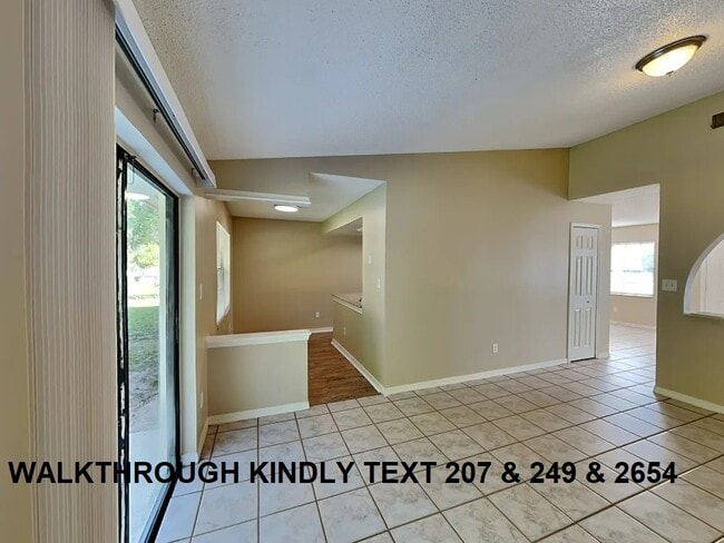 Building Photo - 2041 Nottingdale Ln