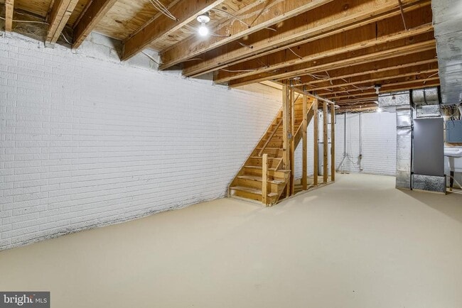 Building Photo - 538 N West St