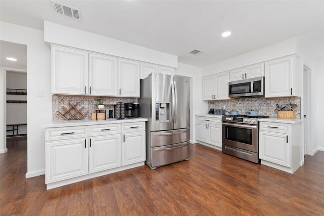 Building Photo - 16026 Autumn Falls Ln