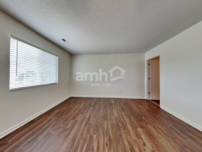 Building Photo - 808 Topsail Dr