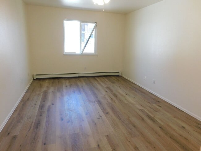 Building Photo - 424 Pendleton St