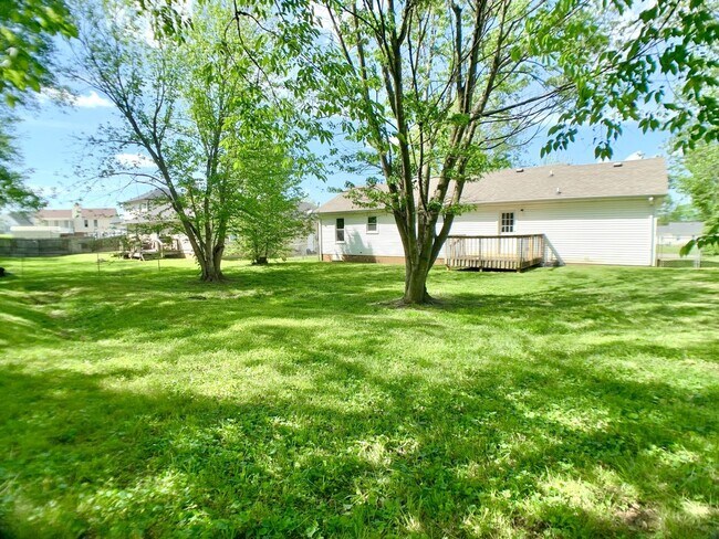 Building Photo - 236 Moncrest Dr