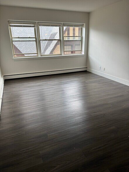 Building Photo - 1560 N Prospect Ave