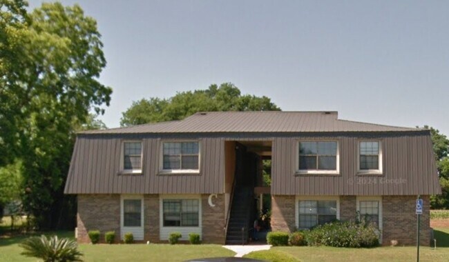Building Photo - 401 Dogwood Dr