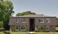 Building Photo - 401 Dogwood Dr
