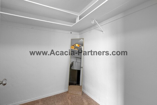 Building Photo - Two Bedroom Home with Guest House