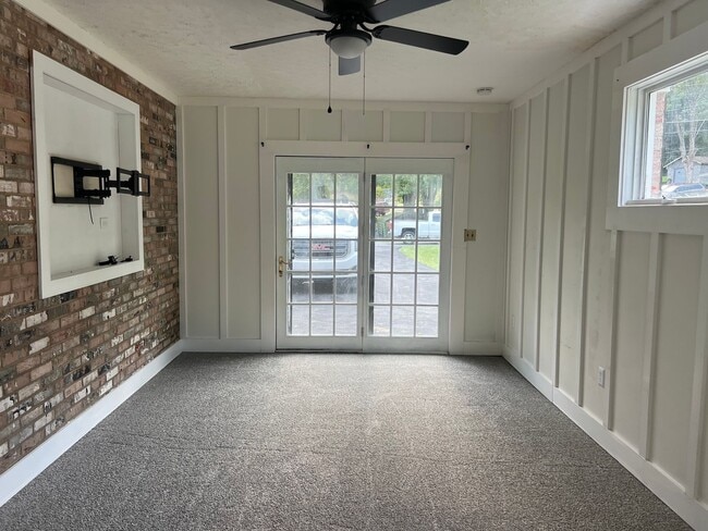 Building Photo - Beautiful one level home in JC!