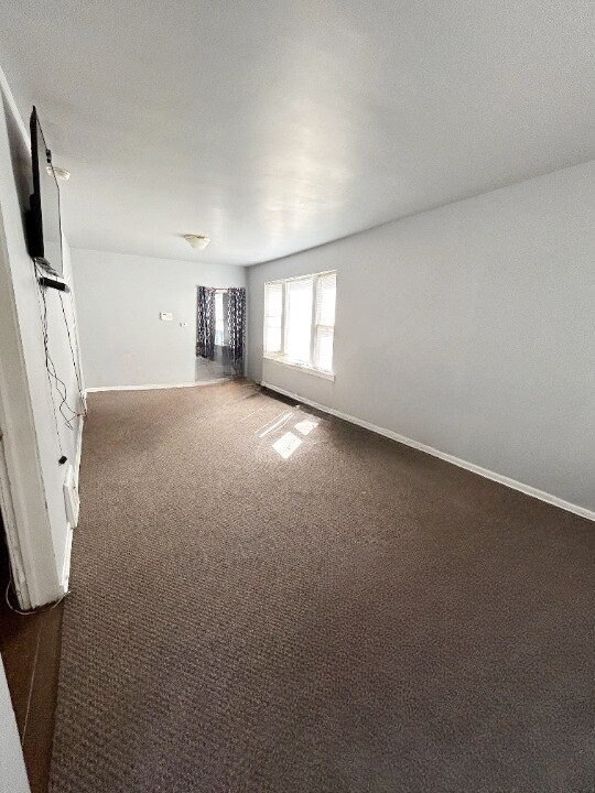 Building Photo - 11833 S Perry Ave