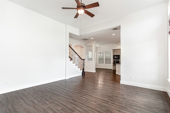 Building Photo - 4738 Coyote Trail