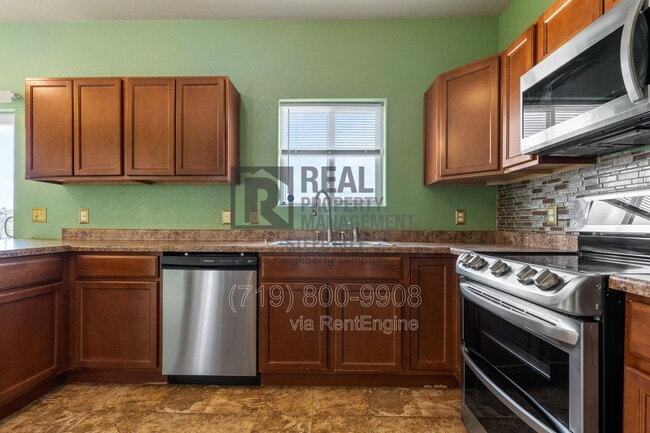 Building Photo - 947 E Kirkwood Dr