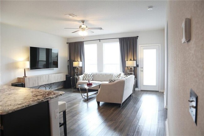 Building Photo - 436 Vista Portola Loop