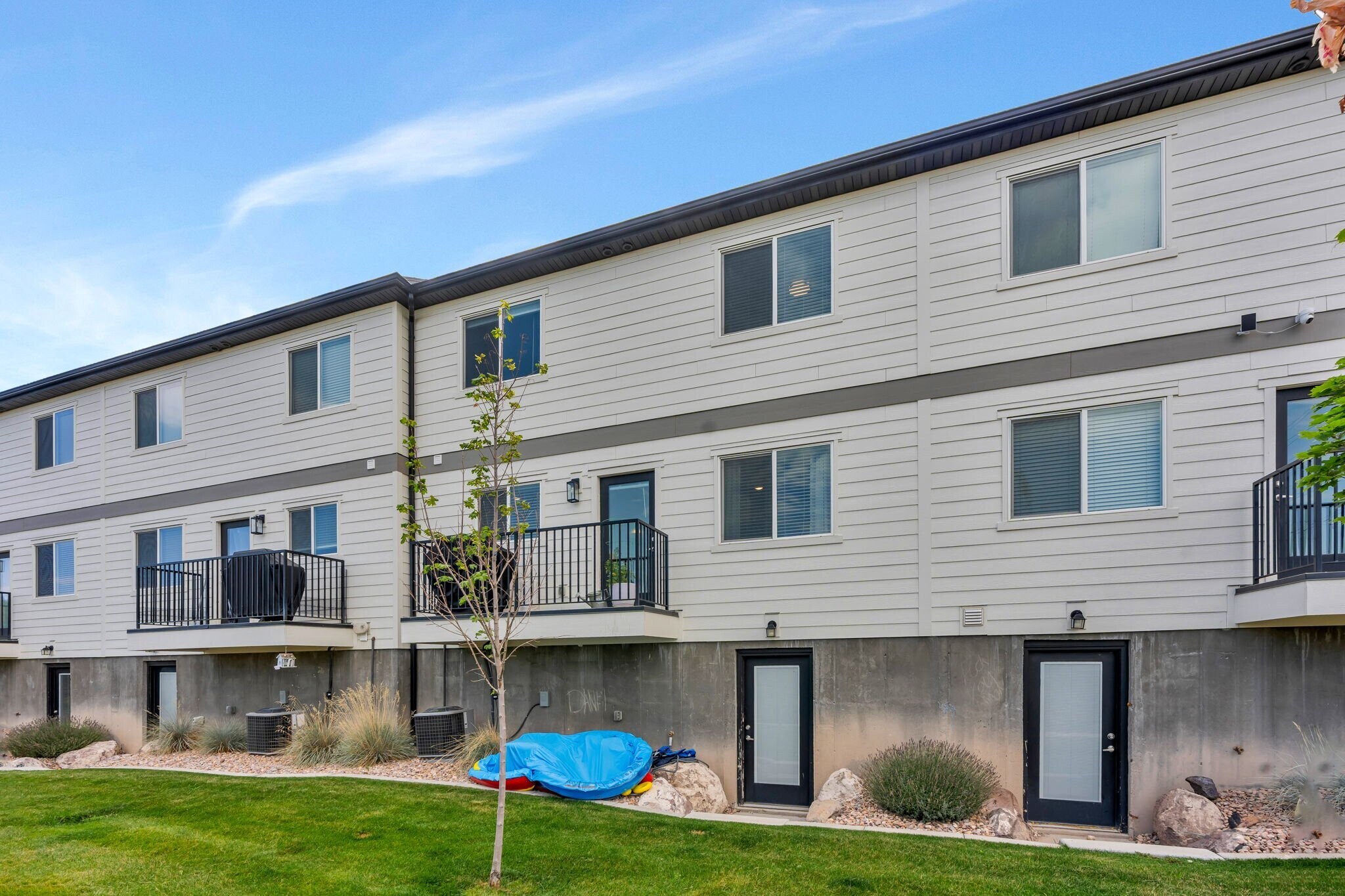 Building Photo - 1541 N 1870 E