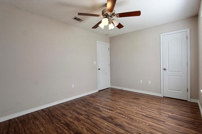 Building Photo - 3151 Forrest Ave