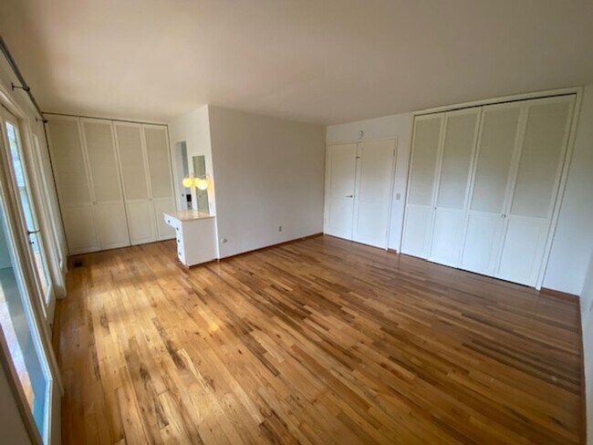 Building Photo - 3093 Hermitage Rd