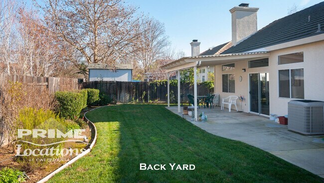 Building Photo - Excellent west Roseville location