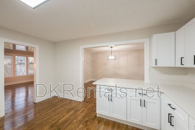 Building Photo - 237 Park Ave