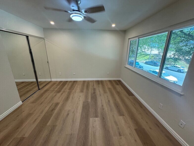 Building Photo - 28835 Conejo View Dr