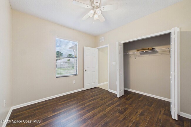 Building Photo - 551 Loxley Ct