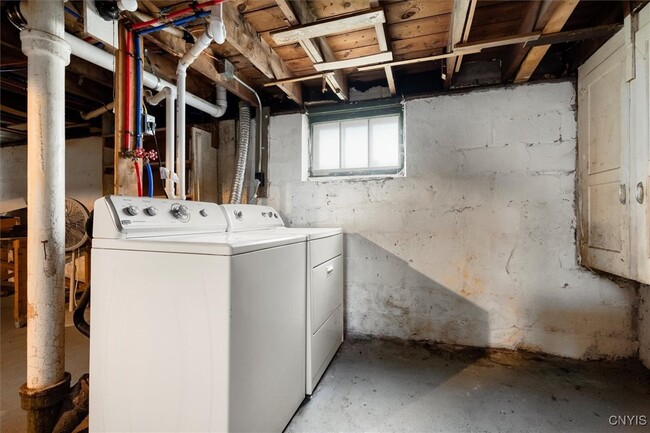 Building Photo - 1410 Fincke Ave