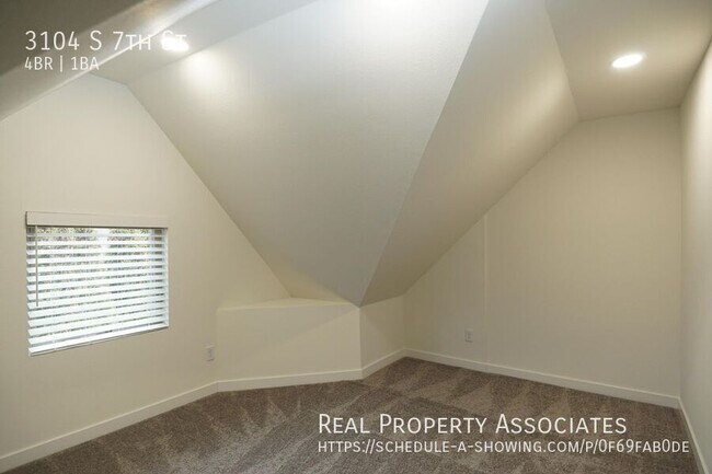 Building Photo - 3104 S 7th St