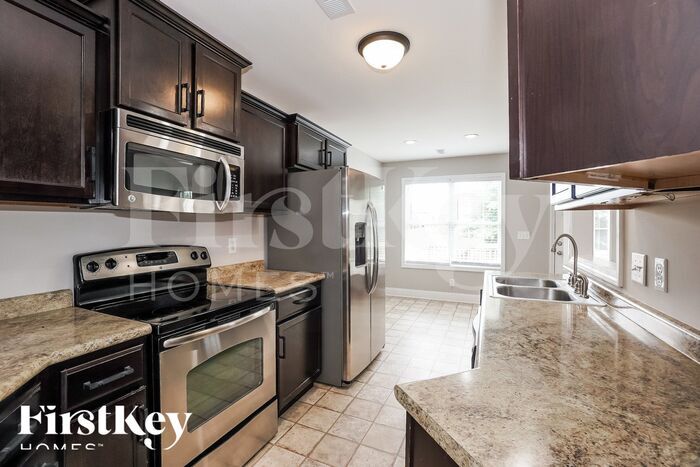 Building Photo - 680 Fox Trail Ct