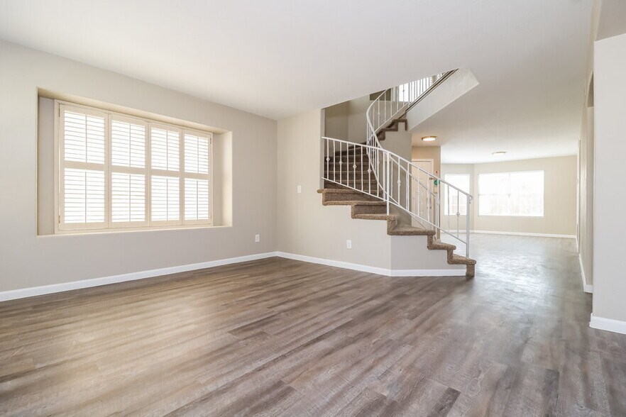 Building Photo - 6772 W Morrow Dr