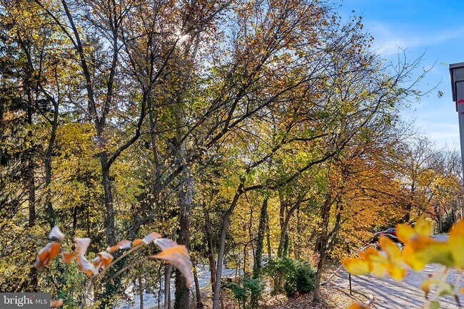 Building Photo - 110 Cross Keys Rd