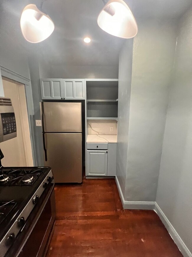 Building Photo - Cozy Allston one bedroom apartment available