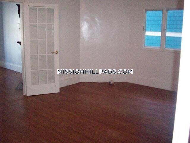 Building Photo - 40 Hillside St