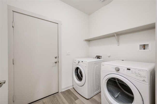 Building Photo - 8004 Linnie Ln