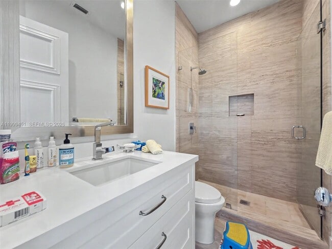 Building Photo - 13689 Deering Bay Dr