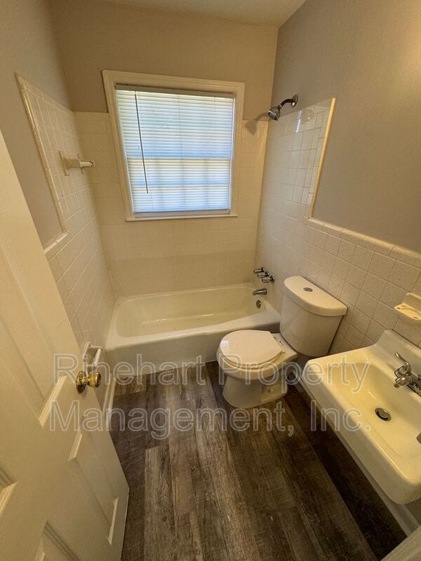 Building Photo - 413 Plantation Rd