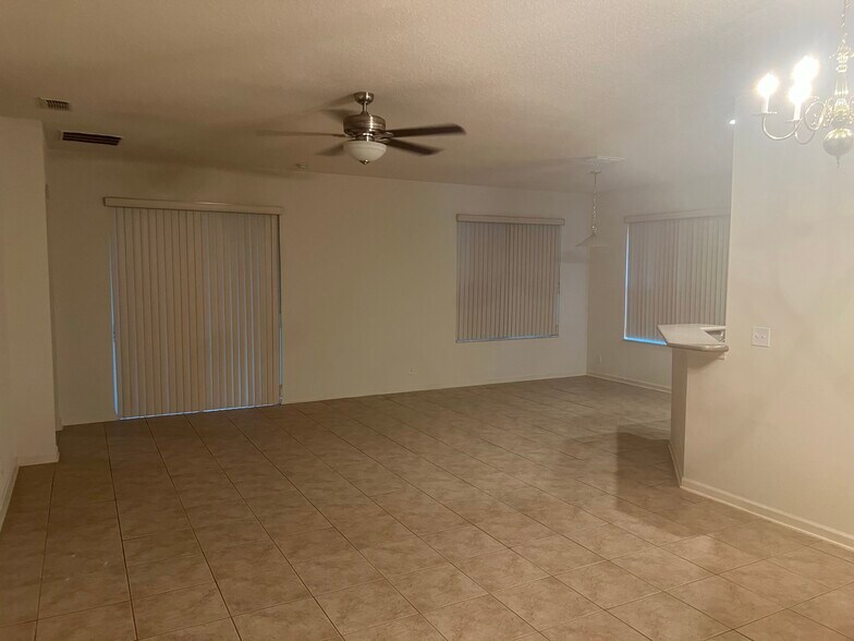Building Photo - 465 Victoria Hills Dr