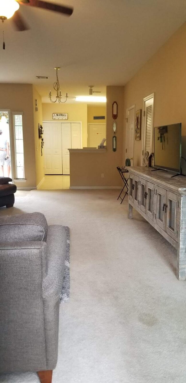 Building Photo - 506 Scrub Jay Dr